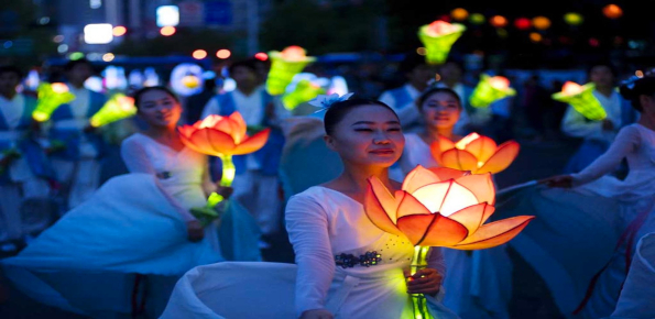 Lotus_Lantern_Festival_Seoul_South_Korea_001